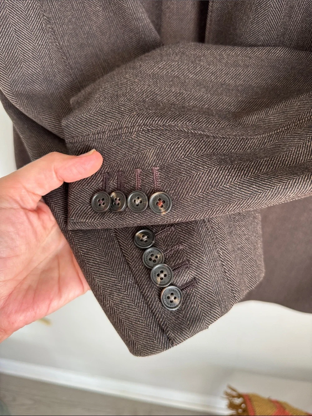 Corneliani ID Men’s Herringbone Blazer 95% wool  5% Cashmere Brown Italy US 46R